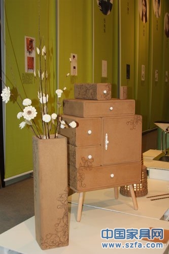 軟木柜
點(diǎn)擊圖片查看下一頁(yè) 軟木柜